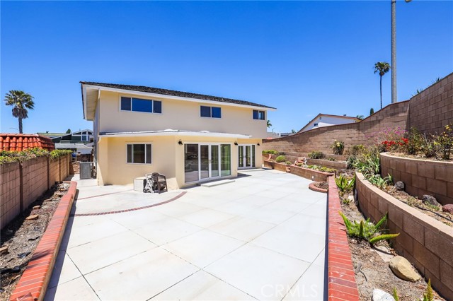 Detail Gallery Image 27 of 27 For 19382 Weymouth Ln, Huntington Beach,  CA 92646 - 4 Beds | 3 Baths