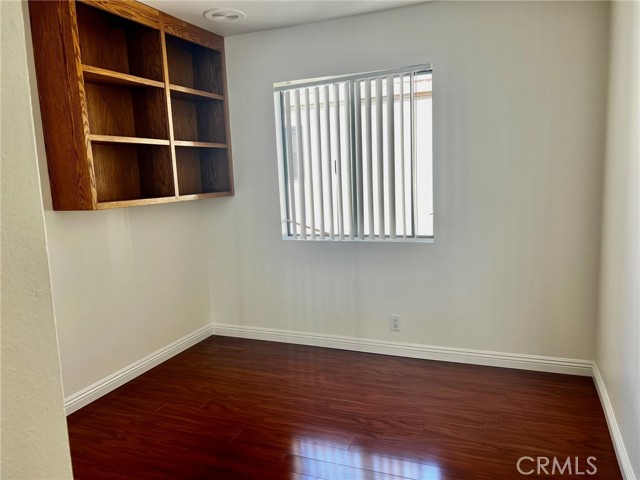Detail Gallery Image 13 of 40 For 19451 Sherman Way #501,  Reseda,  CA 91335 - 3 Beds | 2/1 Baths