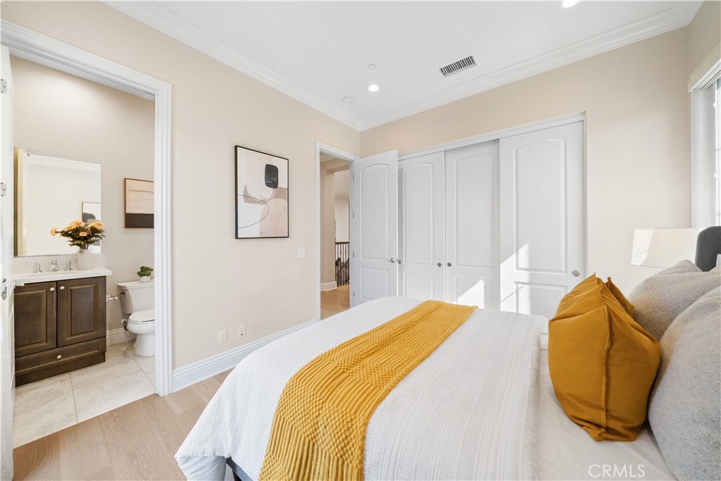 MLS #OC25246065 image #43