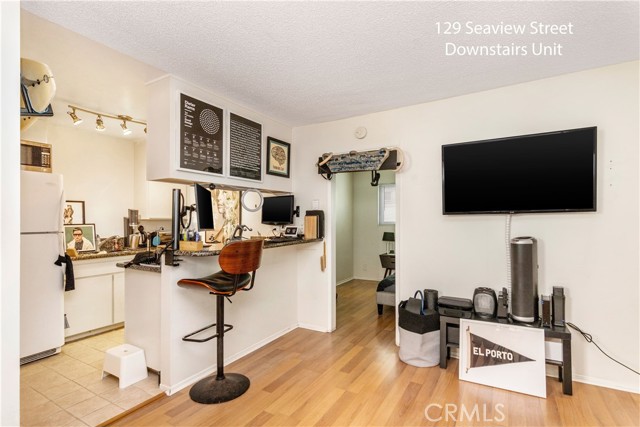 127 Seaview Street, Manhattan Beach, California 90266, 3 Bedrooms Bedrooms, ,3 BathroomsBathrooms,Residential,Sold,Seaview,SB22044891