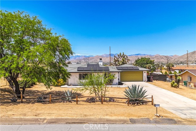 Detail Gallery Image 3 of 57 For 7432 Aster Ave, Yucca Valley,  CA 92284 - 3 Beds | 2 Baths