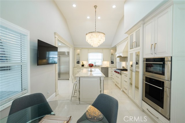 1281 E Orange Grove Boulevard, Pasadena CA: https://media.crmls.org/medias/eafccacd-8596-4c9c-8f7e-3ff0828de3b0.jpg