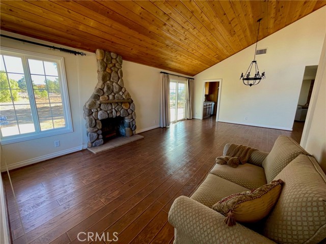 Detail Gallery Image 12 of 27 For 33985 Madera De Playa, Temecula,  CA 92592 - 3 Beds | 2 Baths