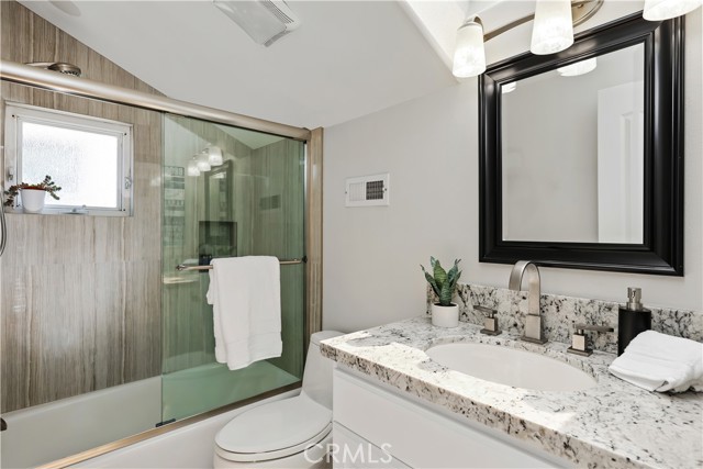 Detail Gallery Image 22 of 31 For 510 Marguerite Ave #B,  Corona Del Mar,  CA 92625 - 3 Beds | 2/1 Baths
