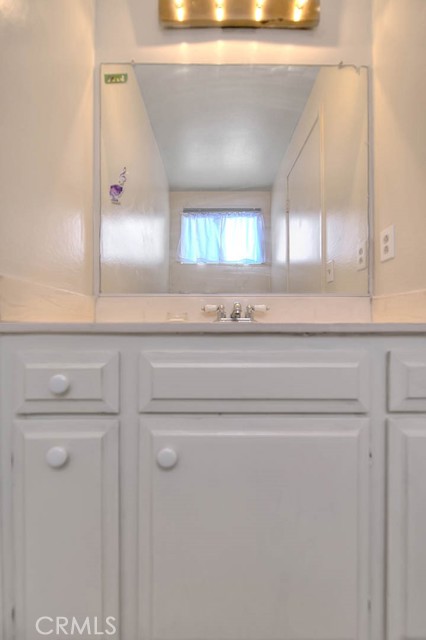 Detail Gallery Image 35 of 61 For 15051 Sherman Way #F,  Van Nuys,  CA 91405 - 2 Beds | 2 Baths