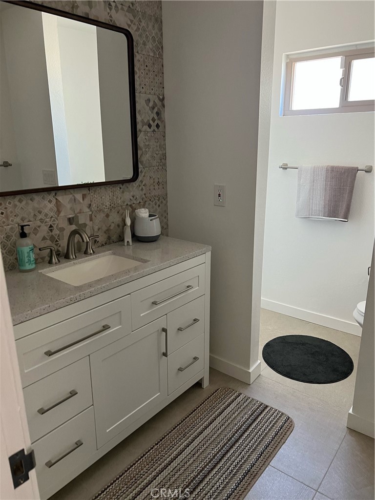 MLS #OC22136394 img 4