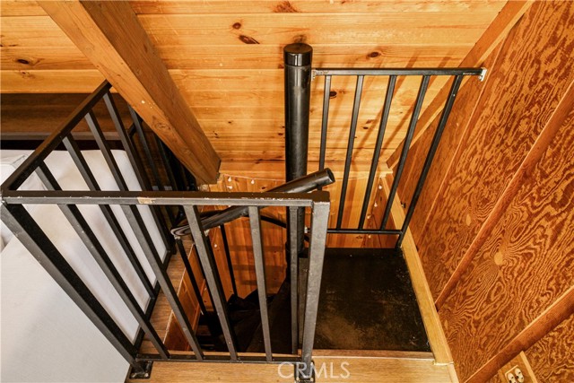 Detail Gallery Image 20 of 30 For 33020 Arrowbear Dr, Running Springs,  CA 92382 - 3 Beds | 2/1 Baths