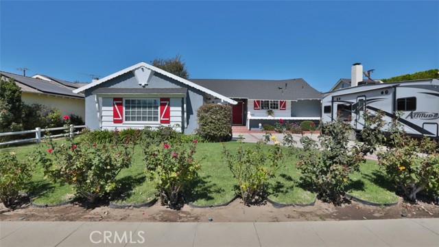 8921 Odessa Avenue photo 1