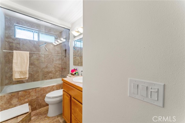 Detail Gallery Image 16 of 44 For 27932 Calypso Ln, Canyon Country,  CA 91351 - 4 Beds | 2 Baths