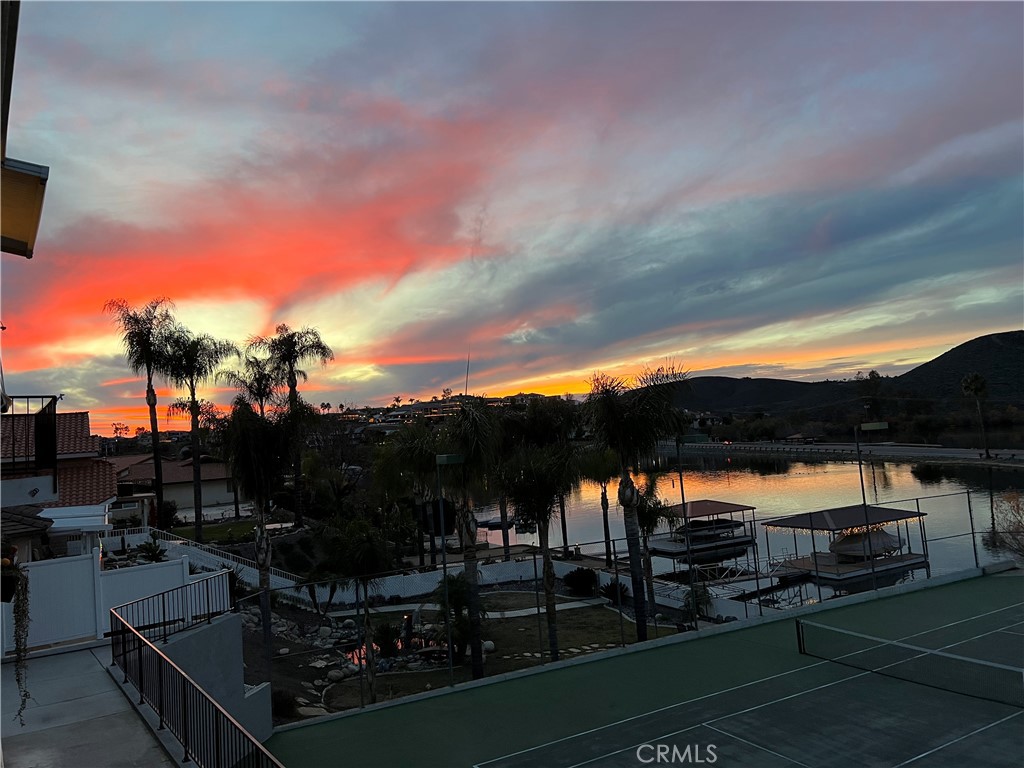 https://media.crmls.org/medias/eb02112b-e91a-404a-9921-372bff496d99.jpg?preset=X-Large