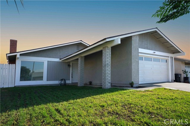 Detail Gallery Image 2 of 33 For 25403 Las Palomas Dr, Moreno Valley,  CA 92557 - 3 Beds | 2 Baths
