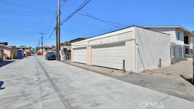 1714 Evergreen Street, Santa Ana CA: https://media.crmls.org/medias/eb03359a-0bf5-4d60-9186-81c1368a5a90.jpg