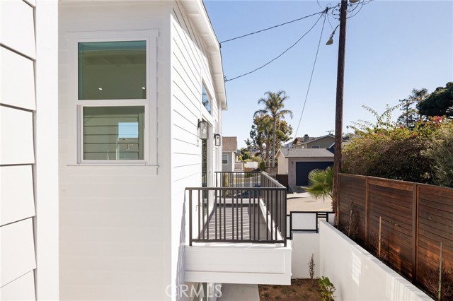 1803 Goodman Avenue, Redondo Beach, California 90278, 3 Bedrooms Bedrooms, ,4 BathroomsBathrooms,Residential,For Sale,Goodman,SB25042673