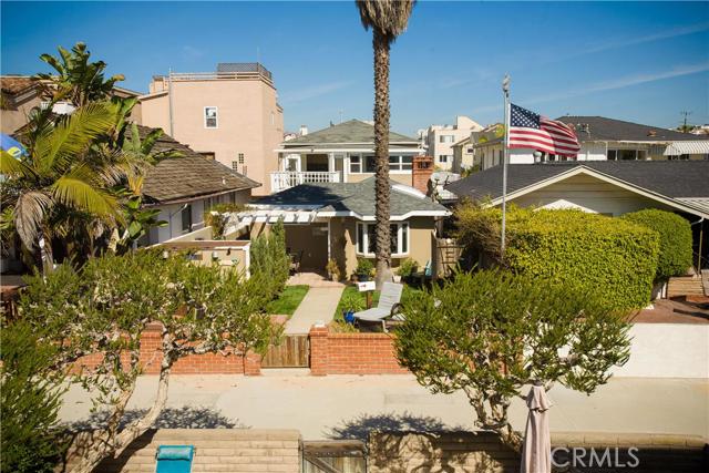 47 6th Street, Hermosa Beach, California 90254, 5 Bedrooms Bedrooms, ,3 BathroomsBathrooms,Residential,Sold,6th,SB16146960