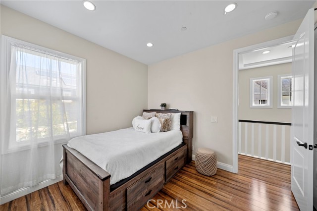 Detail Gallery Image 30 of 64 For 17272 Tidalridge Ln, Huntington Beach,  CA 92649 - 4 Beds | 2/1 Baths