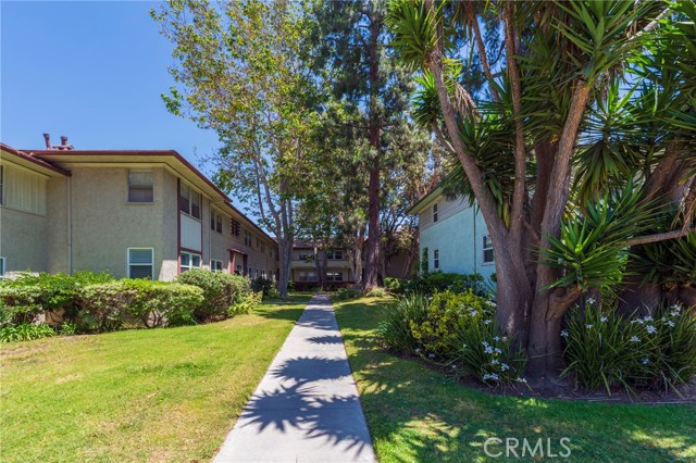 Detail Gallery Image 33 of 34 For 5835 Bowcroft St #2,  Los Angeles,  CA 90016 - 2 Beds | 1/1 Baths