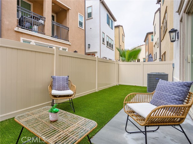 Detail Gallery Image 39 of 53 For 11238 N Mission Heights Dr, –,  CA 91345 - 3 Beds | 3 Baths