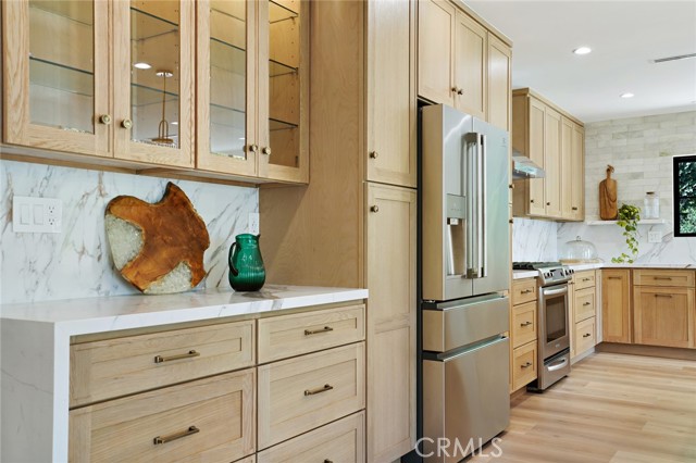 Detail Gallery Image 11 of 49 For 3515 Weslin Ave, Sherman Oaks,  CA 91423 - 3 Beds | 3 Baths