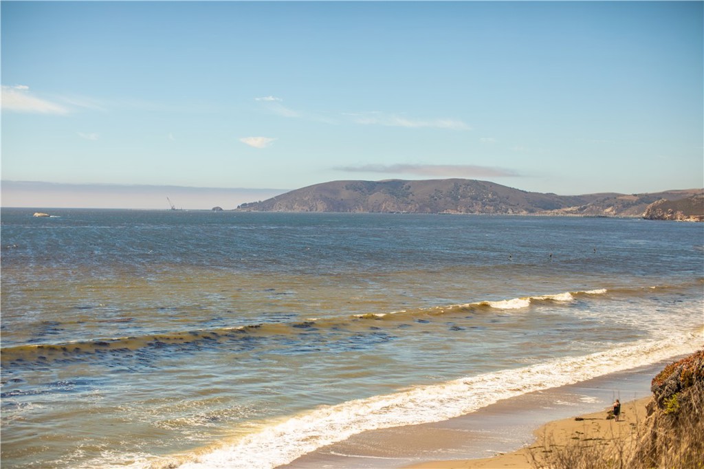 https://media.crmls.org/medias/eb055401-3b5a-4c6f-b9cb-854a68722c7f.jpg?preset=X-Large