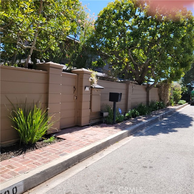 Detail Gallery Image 6 of 25 For 1100 Bel Air Pl, Bel Air,  CA 90077 - 6 Beds | 7/1 Baths