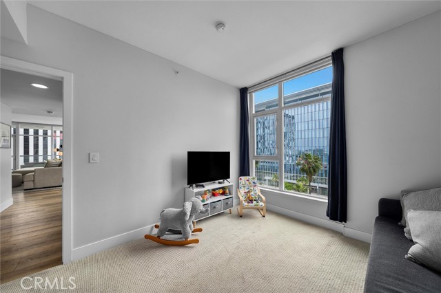 400 W Ocean Boulevard, Long Beach CA: https://media.crmls.org/medias/eb087895-264c-4da6-86fb-9b0694d9f9bd.jpg