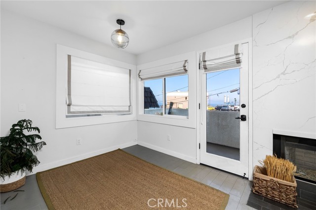 208 45th Street, Manhattan Beach CA: https://media.crmls.org/medias/eb091962-2337-4e35-a3ea-28515fd0f44a.jpg