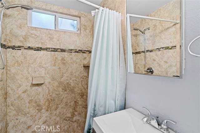 2703 Gates AVE, Redondo Beach CA: https://media.crmls.org/medias/eb0a23ab-66a1-487b-b324-2c692c38ac3e.jpg