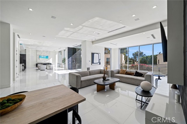 Detail Gallery Image 18 of 64 For 9459 Beverly Crest Dr, Beverly Hills,  CA 90210 - 5 Beds | 7 Baths