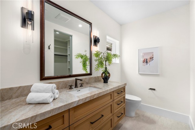 516 Larkspur Avenue, Corona del Mar CA: https://media.crmls.org/medias/eb0ad91b-02fe-43fc-bb1c-7ebdc9b5686c.jpg
