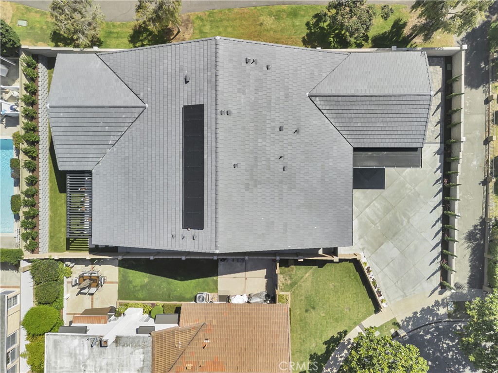 https://media.crmls.org/medias/eb0b2444-2538-4d3e-8d56-6930f8ccfa6b.jpg?preset=X-Large