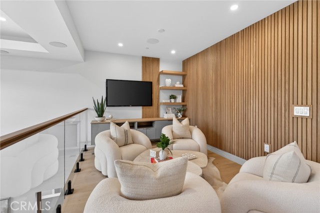 Detail Gallery Image 30 of 58 For 520 11th St, Huntington Beach,  CA 92648 - 3 Beds | 3/1 Baths