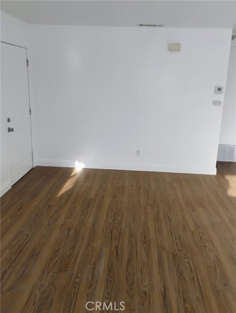 Image 4 of 9 For 21862 Dracaea