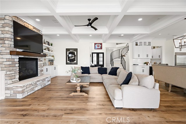 22400 Whirlaway Court, Canyon Lake CA: https://media.crmls.org/medias/eb0bcb42-f242-4b87-9574-54588d08ac3e.jpg