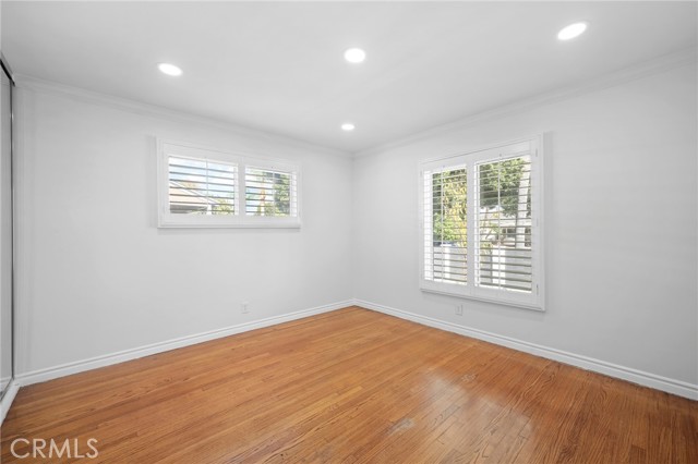 Detail Gallery Image 16 of 30 For 6637 Capps, Reseda,  CA 91335 - 3 Beds | 2/1 Baths