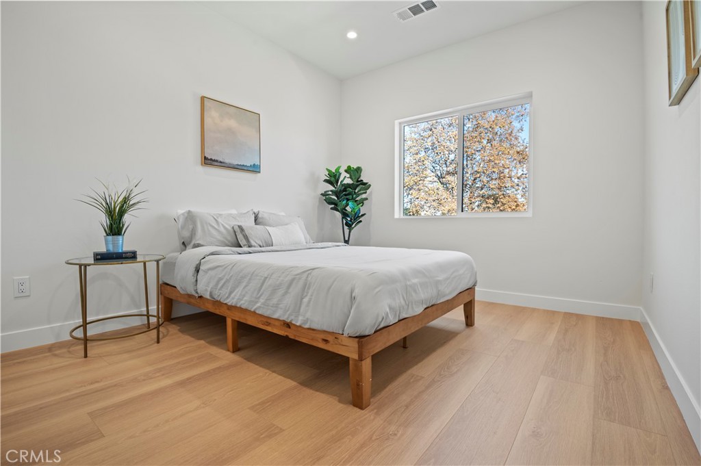 MLS #OC25253877 image #21