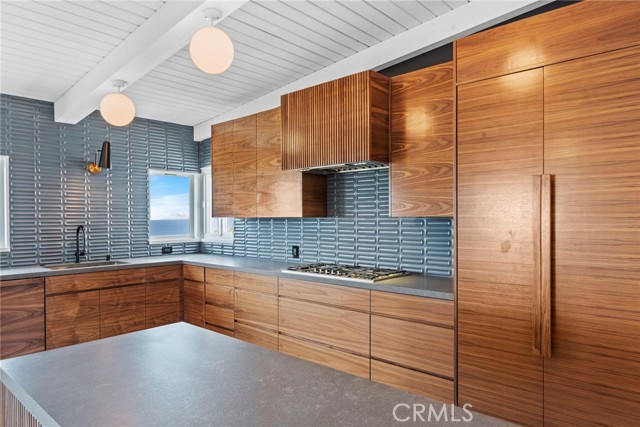 Detail Gallery Image 6 of 29 For 7512 Rindge Ave, Playa Del Rey,  CA 90293 - 3 Beds | 3 Baths