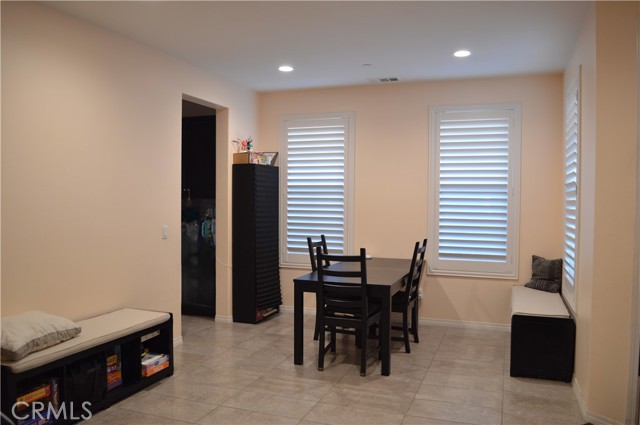 Detail Gallery Image 8 of 58 For 17026 Schneider St, Fontana,  CA 92336 - 5 Beds | 4 Baths