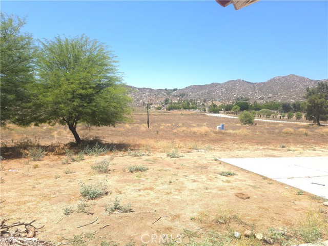 35075 Firecat Road, Hemet CA: https://media.crmls.org/medias/eb0e1541-eb40-40c7-be52-8917cdd4402c.jpg