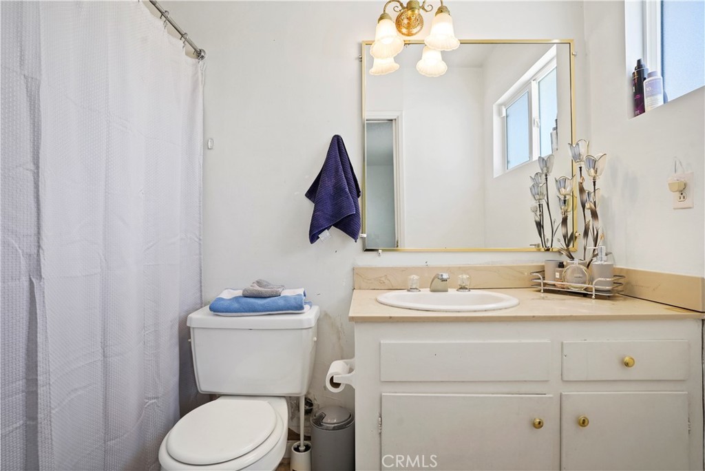 https://media.crmls.org/medias/eb0e526d-0309-4ac4-8ea5-fe28238d9eb1.jpg?preset=X-Large