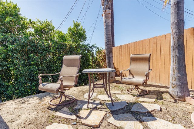 9549 Forbes Ave, Northridge CA: https://media.crmls.org/medias/eb0eaec7-14a8-44e3-bebc-3c05e0712ca1.jpg