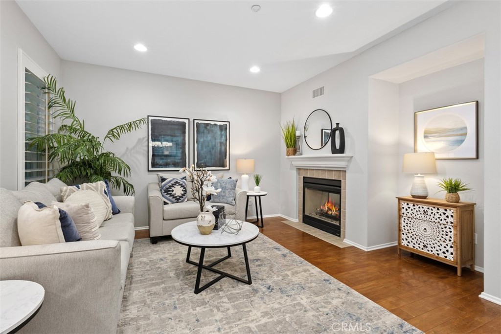 MLS #OC25265982 image #5