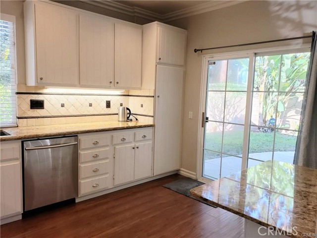 Detail Gallery Image 8 of 23 For 28 Danbury Ln, Irvine,  CA 92618 - 3 Beds | 2/1 Baths