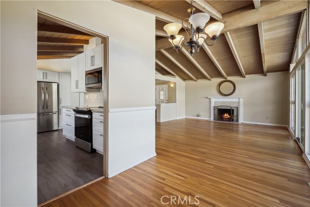 Detail Gallery Image 11 of 45 For 16433 Kingsbury St, Granada Hills,  CA 91344 - 4 Beds | 2 Baths