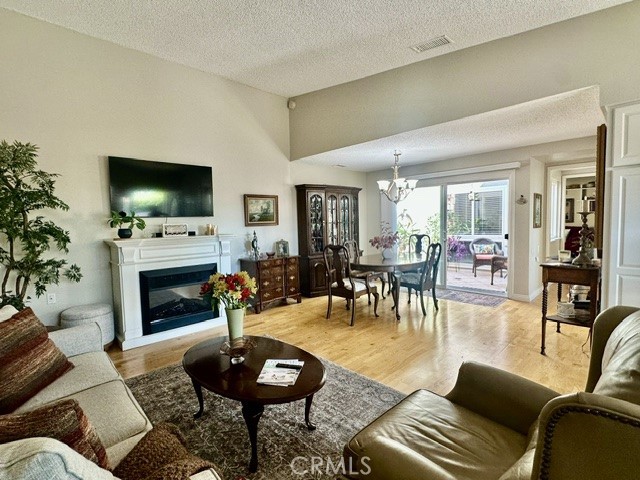 13040 Del Monte Drive, Seal Beach CA: https://media.crmls.org/medias/eb11a1e4-7a5e-4e98-9959-874f852e238d.jpg