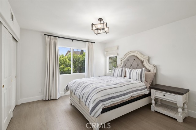 37 Pheasant Creek, Irvine CA: https://media.crmls.org/medias/eb11afc0-75d1-46cf-a6cb-c3f3fb0b9c7f.jpg