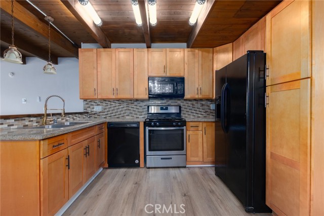 Detail Gallery Image 20 of 29 For 260 S Fairway Dr, Twin Peaks,  CA 92391 - 4 Beds | 3 Baths