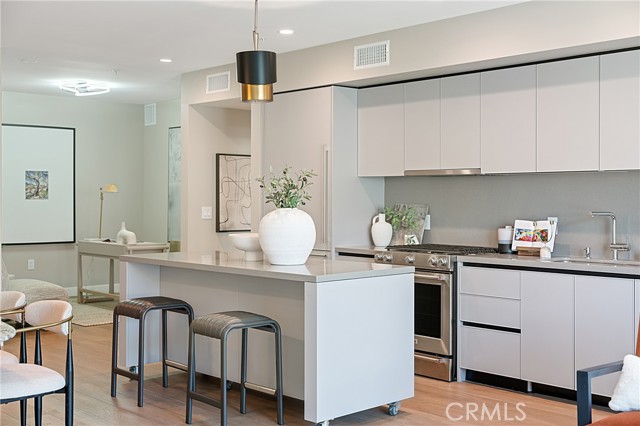 39 S Los Robles Avenue, Pasadena CA: https://media.crmls.org/medias/eb12ca9f-ee4a-4c71-b1a9-575d370fb954.jpg