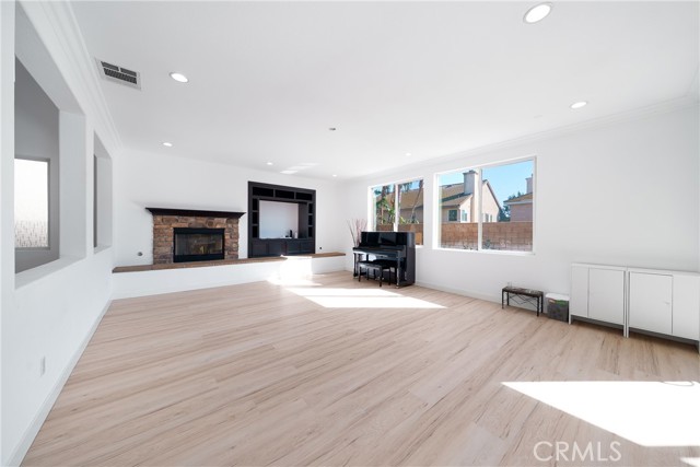 Detail Gallery Image 8 of 29 For 13723 Deerpath, Corona,  CA 92880 - 6 Beds | 5 Baths