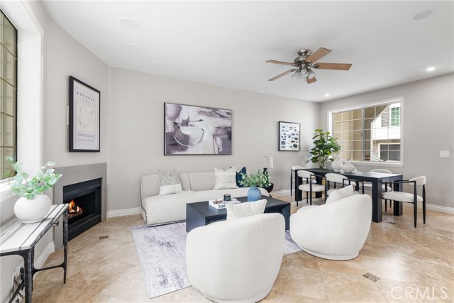 Detail Gallery Image 1 of 23 For 406 E Bay Ave #10,  Newport Beach,  CA 92661 - 2 Beds | 2/1 Baths