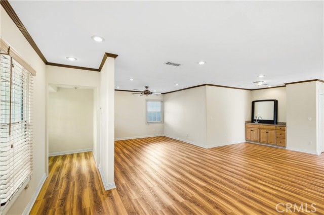 Detail Gallery Image 5 of 23 For 5204 Etiwanda Ave, Tarzana,  CA 91356 - 4 Beds | 3 Baths